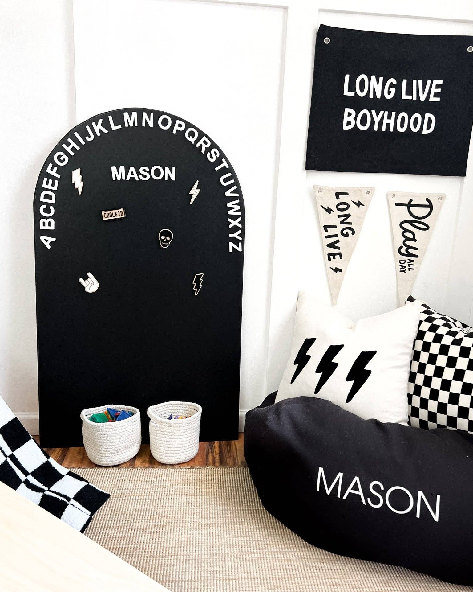 Ensemble - LA voiture de course rouge