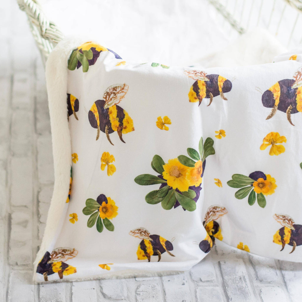 Minky comforter - Little bees