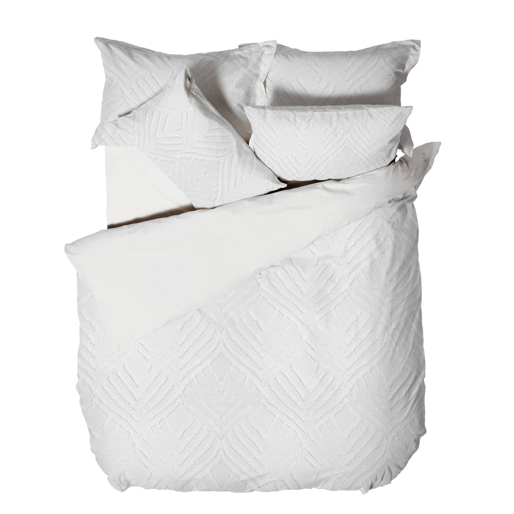 Palm Springs White Ogee Tufted Duvet Set