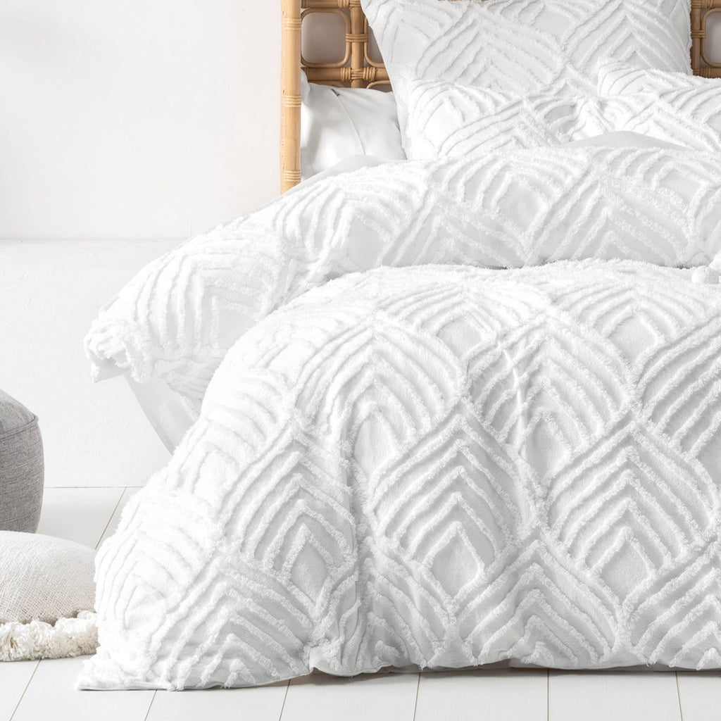 Palm Springs White Ogee Tufted Duvet Set